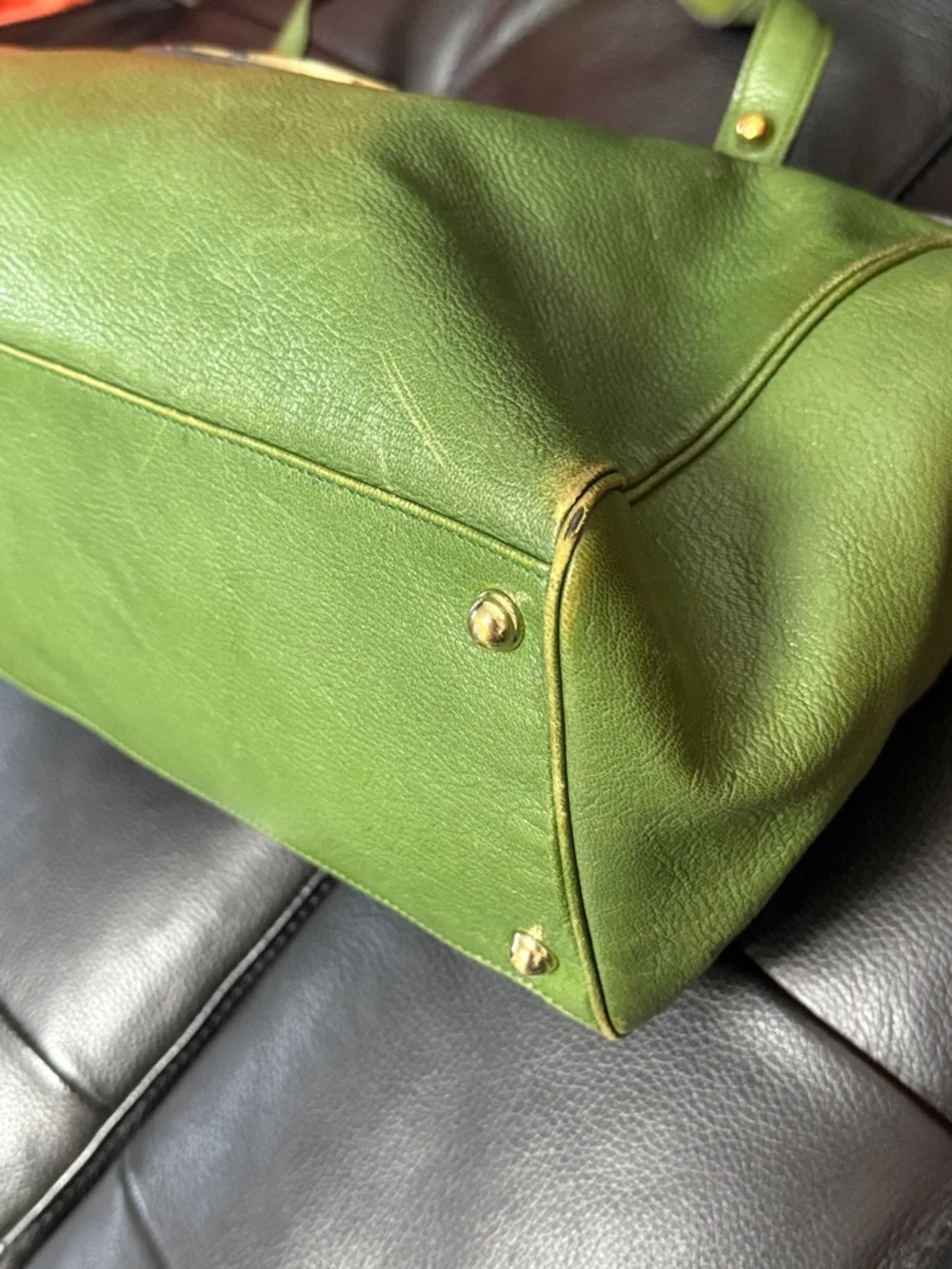 Gucci Kelly Green Leather Shoulder Bag with Gold Logo - Picture 6 of 16
